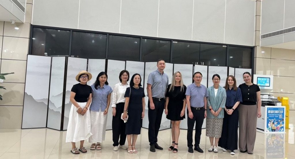 Доцент кафедри фізичної географії та картографії Катерина БОРИСЕНКО пройшла стажування у Ханчжоуському педагогічному університеті